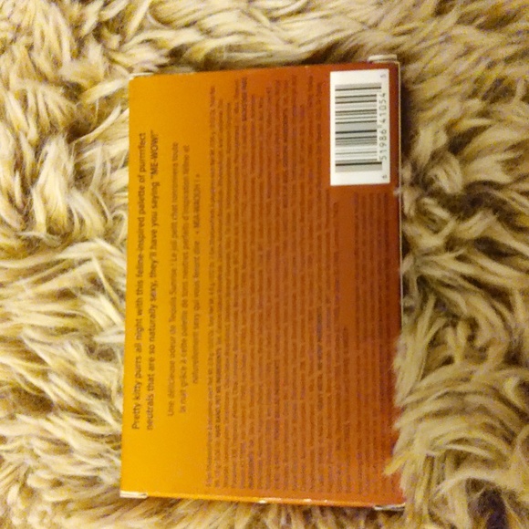 TOO FACED🥳Host Pick🥳 "Kitty Likes To Scratch" 8 Eye Shadow Palette - Picture 6 of 6